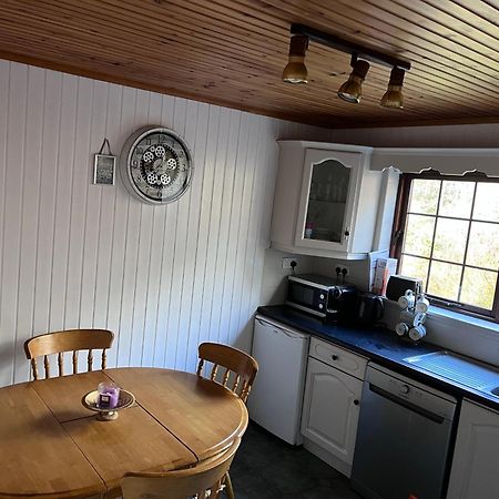 Cosy Lakeside Chalet With Option To Add Private Hot Tub Duneena Ngoại thất bức ảnh