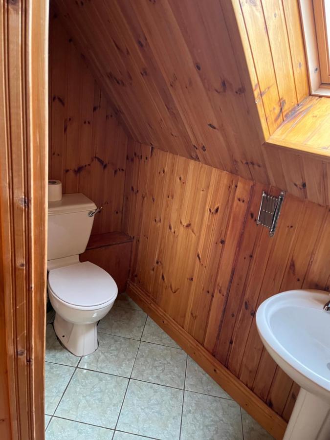 Cosy Lakeside Chalet With Option To Add Private Hot Tub Duneena Ngoại thất bức ảnh